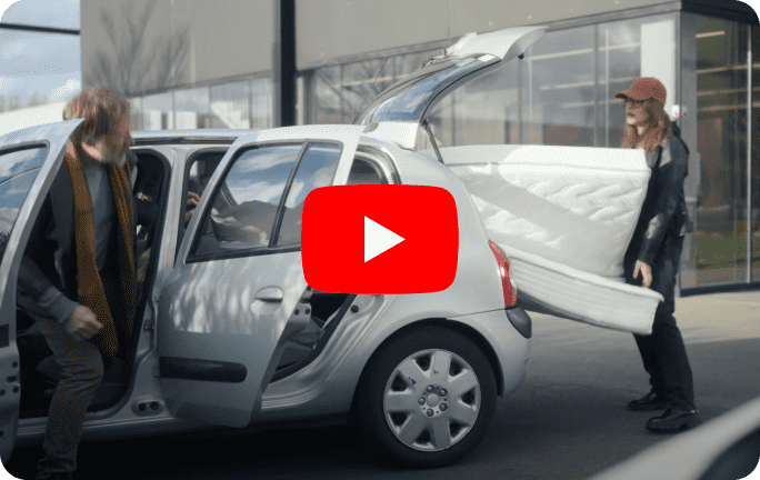 Le Roi du Matelas - Campagne 2023 (FR) - La voiture